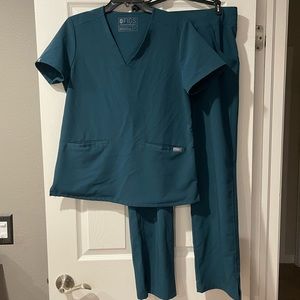 Figs, Caribbean Blue Scrub Set